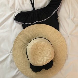 OLD NAVY 5T BATHING SUIT